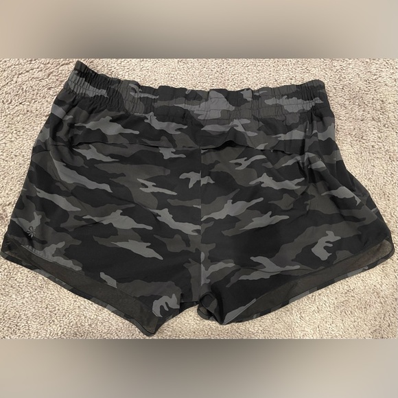 ATHLETA MESH RACER RUN MID RISE 4 SHORT - Picture 8 of 10